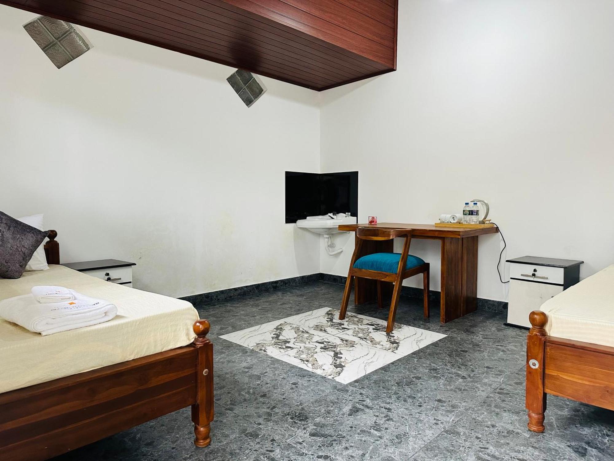 Golden Stars Hotel Dambulla Exterior photo